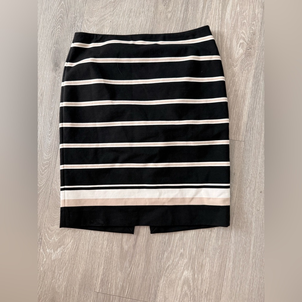 White House Black Market Black and Cream Striped Pencil Skirt - Picture 2 of 6